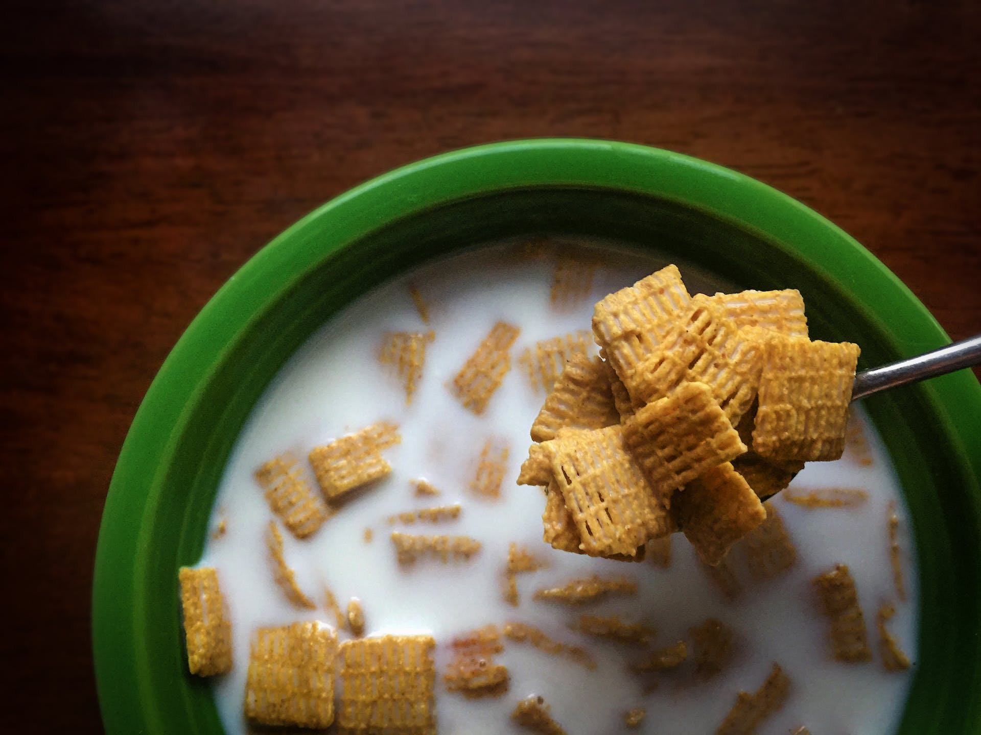 A refreshing serving of Premier Protein Cereal, perfect for a balanced and high-protein diet.