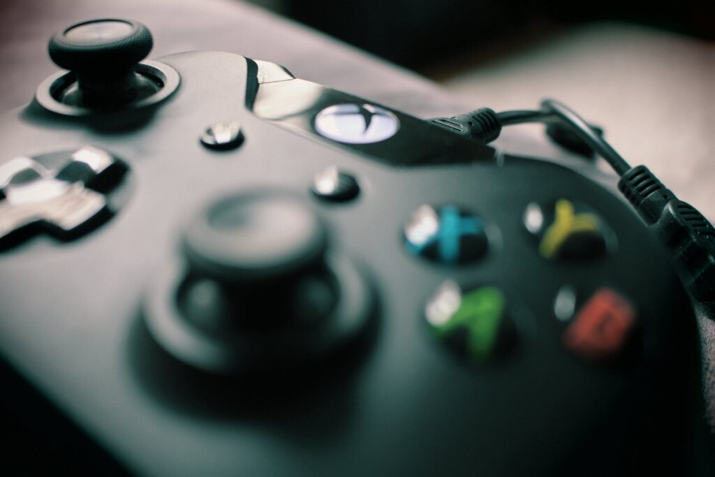 Detailed image of the Xbox Scuf controller's controls, perfect for immersive gaming.